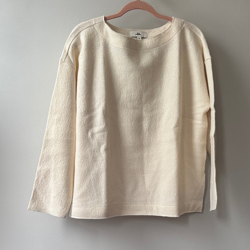 Banana Republic Soft 64 % Wool Cream Sweater